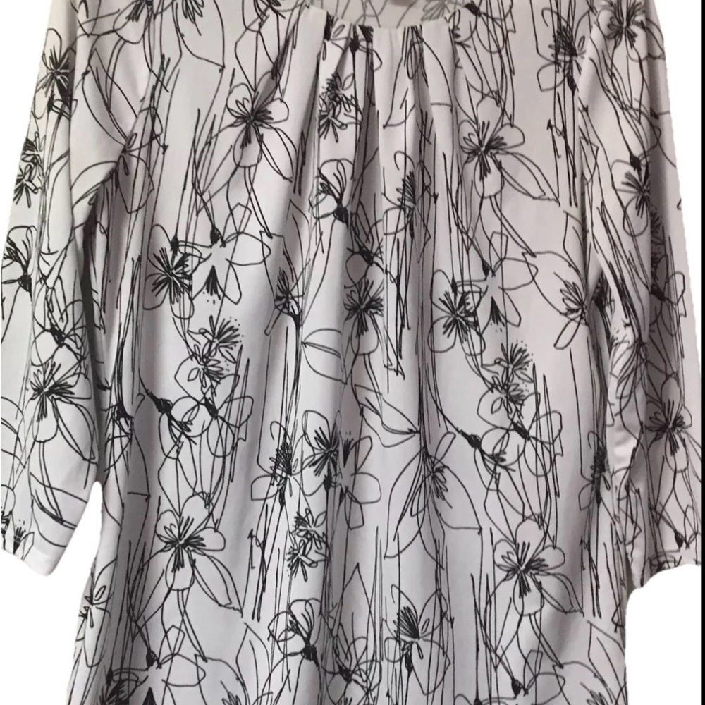 New ~ Worthington ~ Women’s ~ Top ~ Medium ~ Blouse ~ Floral ~ Black & White